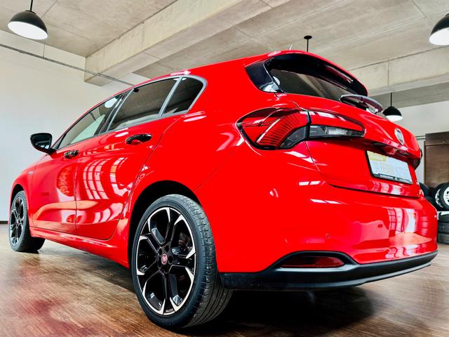 Fiat Tipo 5-Türer 1.4 T-Jet Sport Bi-Xenon Sitzh. CarPlay PDC 
