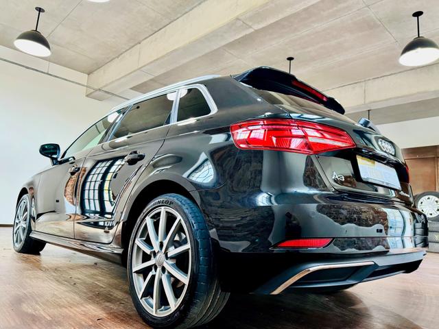 Audi A3 Sportback 40 TFSI e-tron S line LED Pano Kam 