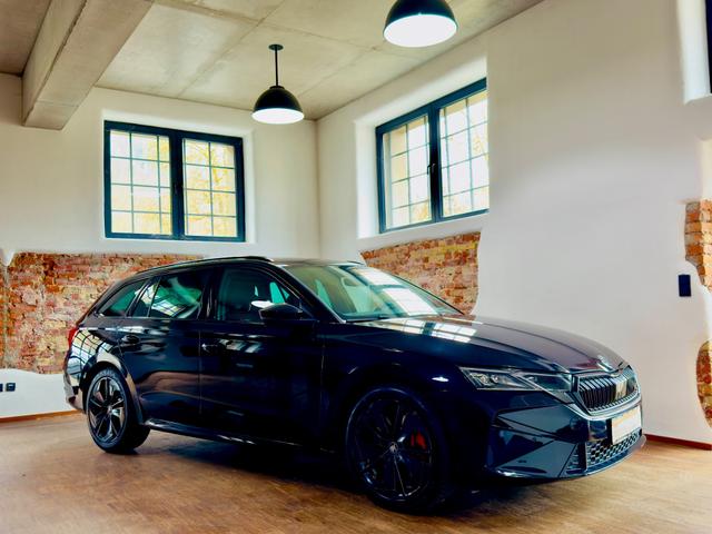 Skoda Octavia Combi RS 2.0 TSI virtual Kessy Matrix 