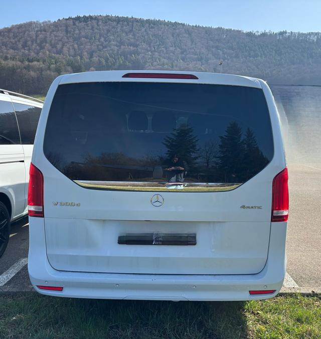 Mercedes-Benz V-Klasse V 300 d 4MATIC extralang AHK LED NAVI KAMERA 