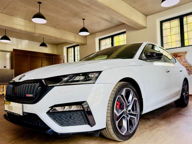 Skoda Octavia 2.0 TSI DSG RS Challenge AHK Kamera LED 