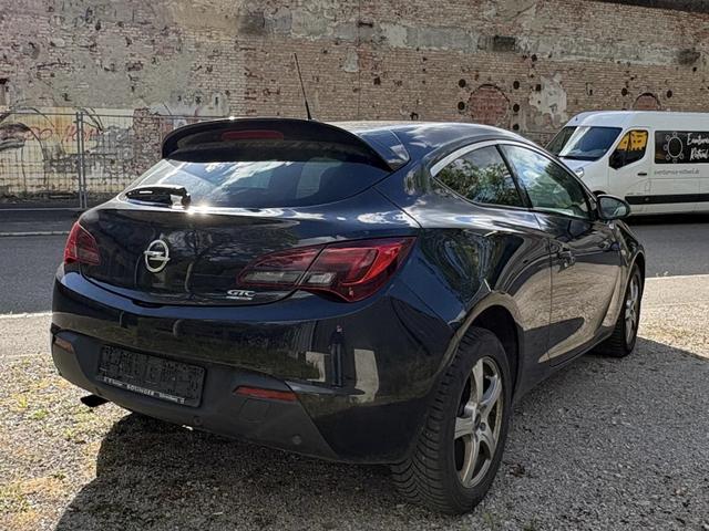Opel Astra GTC J 1.4 Turbo 