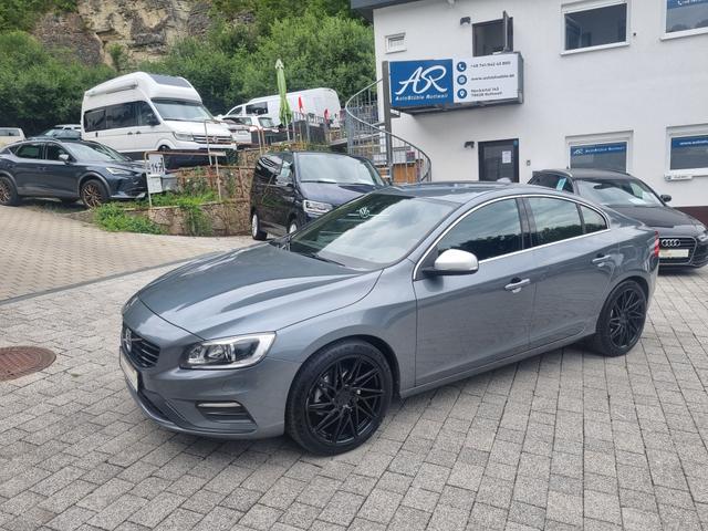 Volvo S60 T4 Momentum R-Design SITZHEIZUNG KAMERA GRA 