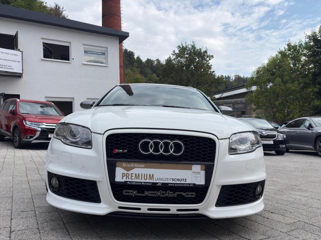 Audi RS4 Avant RS 4 quattro 