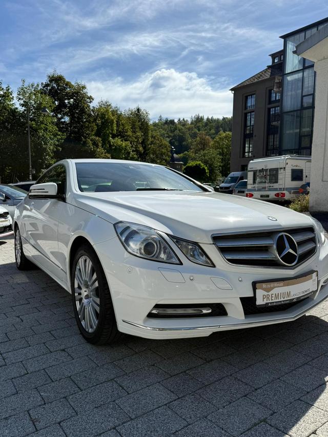 Mercedes-Benz E-Klasse Coup&eacute; E 250 CGI Avantgarde NAVI GRA KLIMA SITZHEIZUNG 