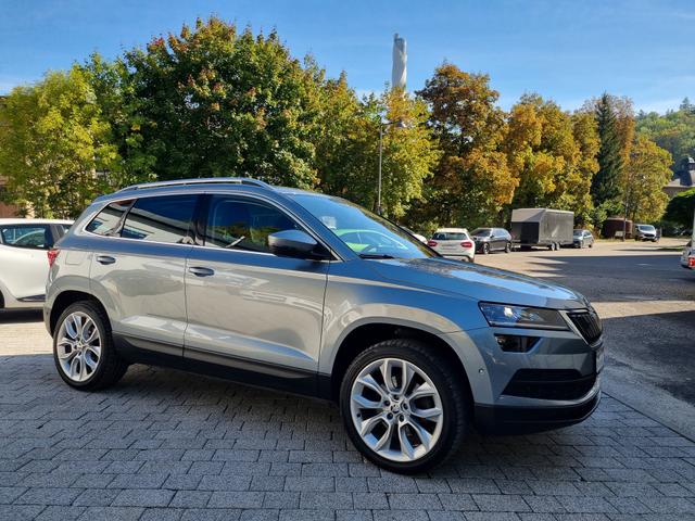 Skoda Karoq 2.0 TDI 4x4 Style AHK LED KAMERA STANDHEIZ 