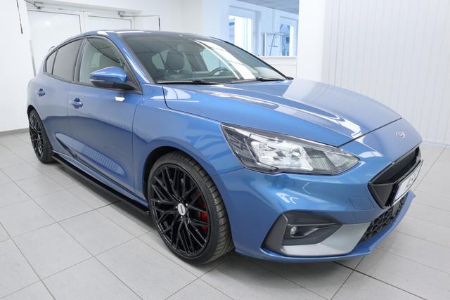 Ford Focus ST #Alarm #Bremssättel Rot #Launch Control #Recaro #Spoiler 