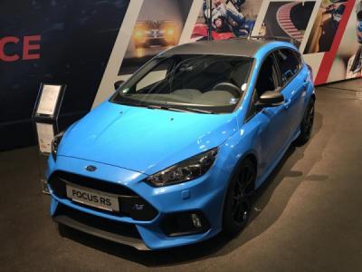 Ford Focus Blue & Black Edition Front