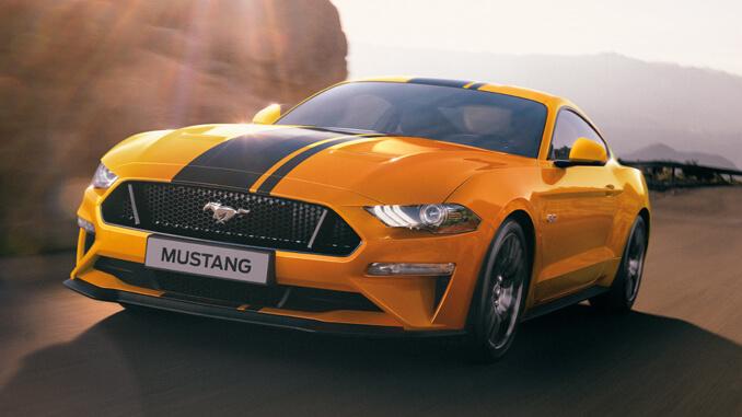 der neue Ford Mustang - Racing-Streifen schwarz