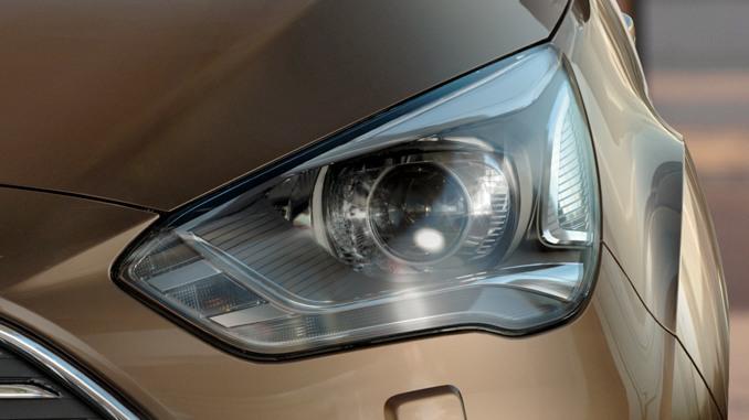 Ford C-Max Sport Frontscheinwerfer mit LED-Tagfahrlicht
