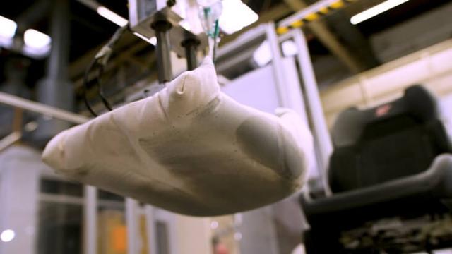 Schweißtest: Ford-Roboter simuliert das Gesäß von verschwitzten Autofahrern
