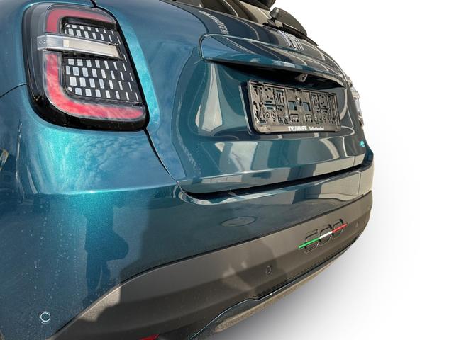 Fiat 600e La Prima mit voller Ausstattung 