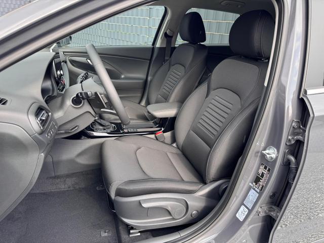 Hyundai i30 HB Family Automatik 