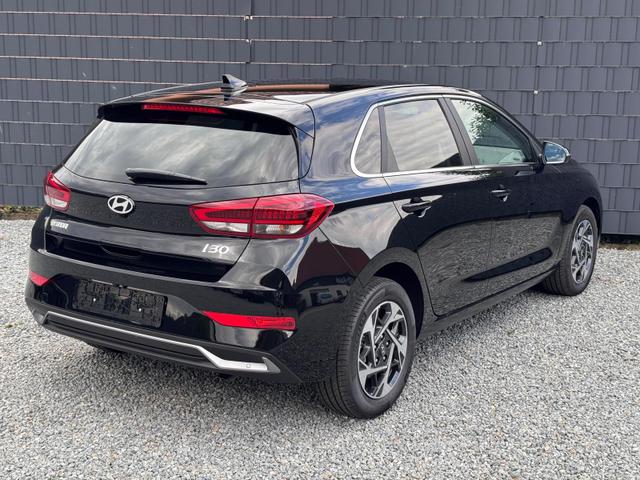 Hyundai i30 HB Family Automatik Smart Paket 