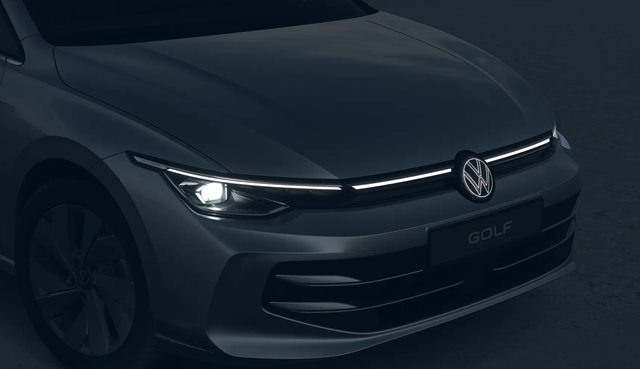 Volkswagen Golf VIII Style 2.0 TDI DSG AHK+StandHzg+IQ.Light uvm! 