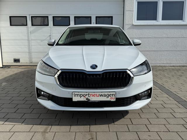 Skoda Fabia Ambition 1.0 TSI OPF AHK+Smartlink+Sunset uvm! 