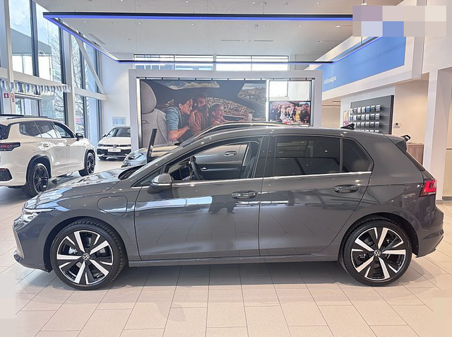 Volkswagen Golf Style 1.5 eHybrid IQ.Light+Infotainment Paket! 