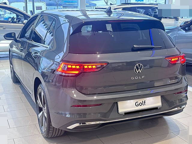 Volkswagen Golf Style 1.5 eHybrid IQ.Light+Infotainment Paket! 