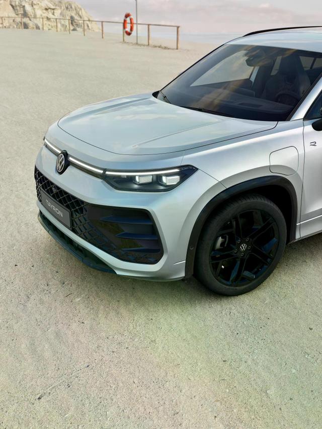 Volkswagen Tayron R-Line 1.5 eHybrid DSG AHK+Black Style+IQ.DRIVE uvm! 