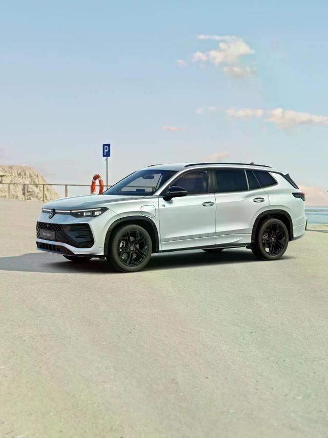 Volkswagen Tayron - R-Line 1.5 eHybrid DSG AHK+Black Style+IQ.DRIVE uvm!