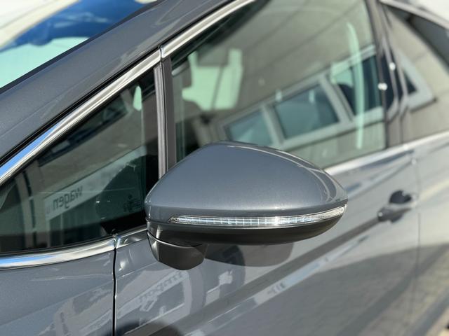 Volkswagen Touran Comfortline 1.5 TSI DSG AHK+EasyOpen+4 J. Garantie! 