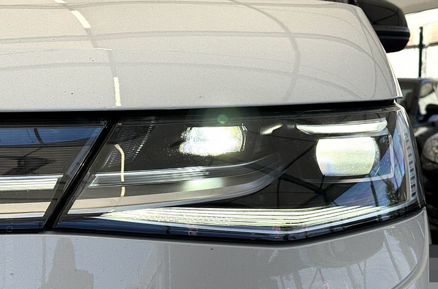 Volkswagen T7 Multivan Edition 2.0 TDI DSG AHK+LEDER+EasyOpen uvm! 