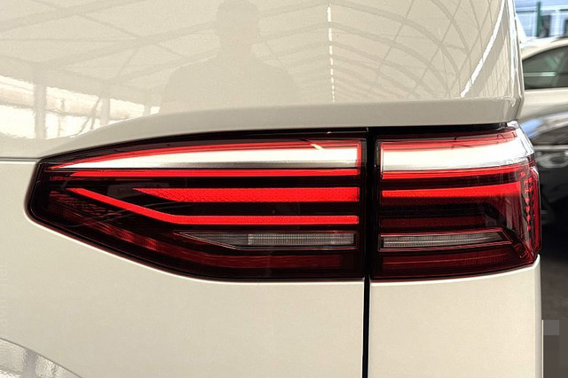 Volkswagen T7 Multivan Edition 2.0 TDI DSG AHK+LEDER+EasyOpen uvm! 