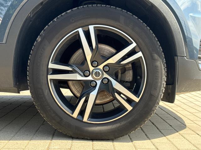 Volvo / XC40 / / / / 