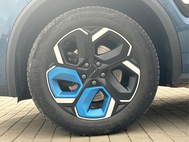 Lynk & Co / 01 / / / / 