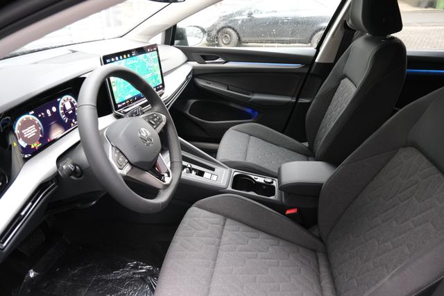 VW Golf eTSI Schwarz 
