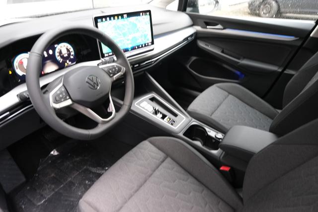 VW Golf eTSI Schwarz 