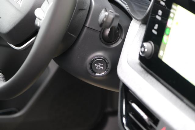 Skoda Fabia Selection Schwarz 