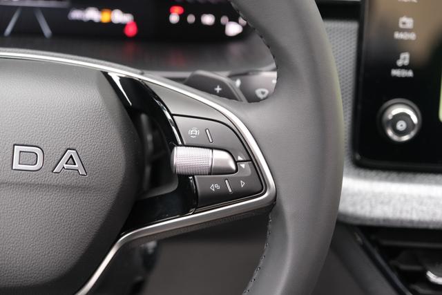 Skoda kamiq Selection Black Magic Perleffekt 