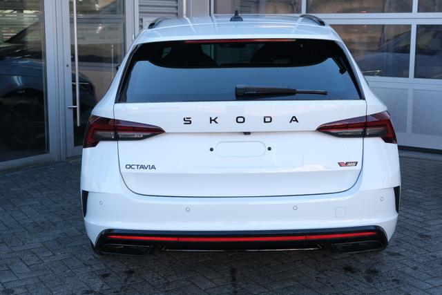 Skoda Octavia Combi RS Weiß 