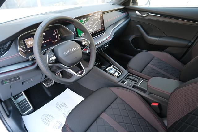 Skoda Octavia Combi RS Weiß 