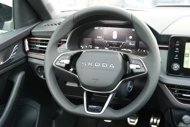 Skoda Kamiq Monte Carlo Schwarz 