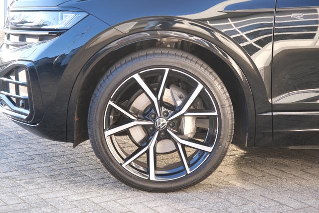 VW Touareg R-Line Grenadilschwarz 