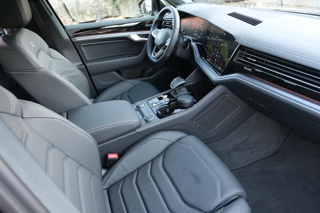 VW Touareg R-Line Grenadilschwarz 