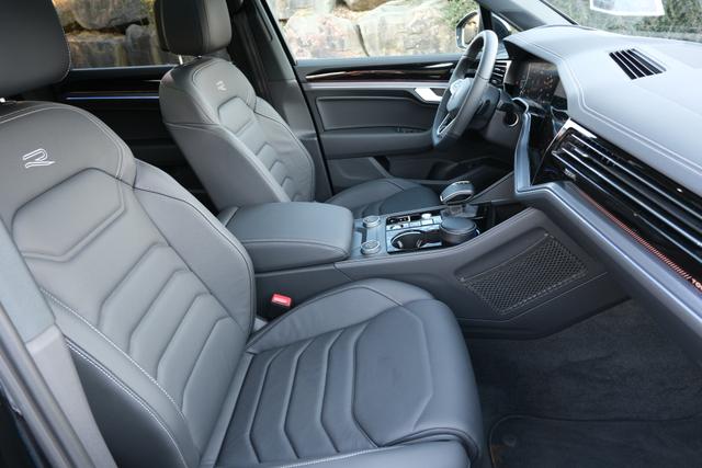 VW Touareg R-Line Grenadilschwarz 