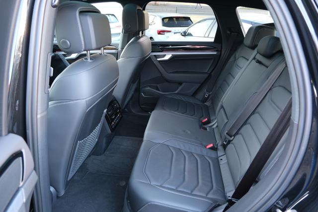 VW Touareg R-Line Grenadilschwarz 
