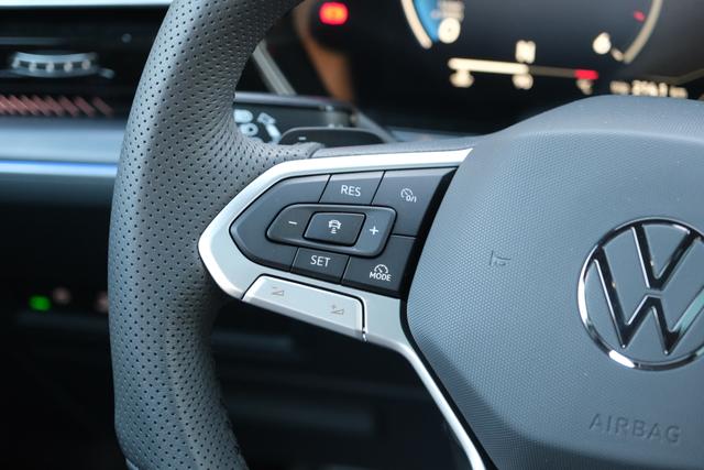 VW Touareg R-Line Grenadilschwarz 