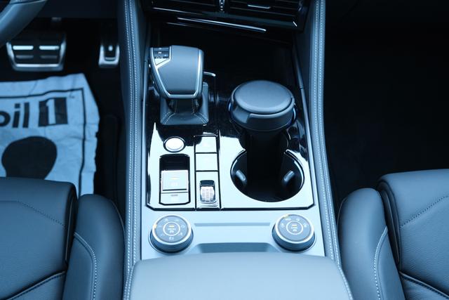 VW Touareg R-Line Grenadilschwarz 
