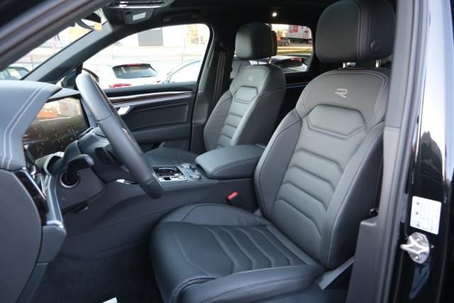 VW Touareg R-Line Grenadilschwarz 