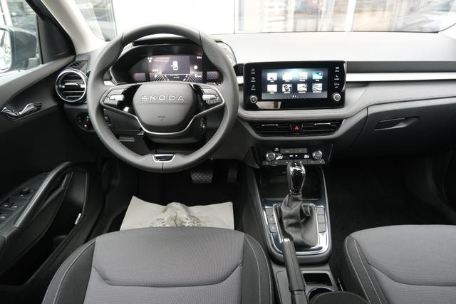 Skoda Fabia Selection 1.0 TSI DSG LED Kamera App-Navi PDC Winterpaket 