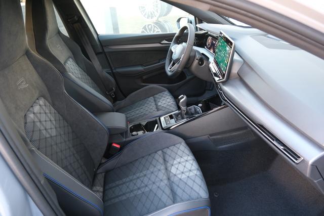 Golf 8 R-Line Mondstein Grau 