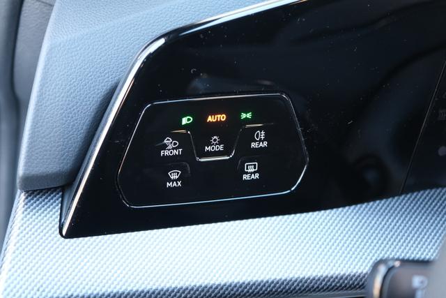 Golf 8 R-Line Mondstein Grau 