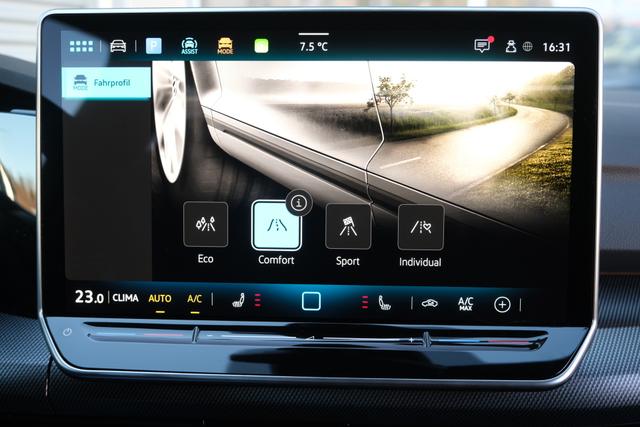 Golf 8 R-Line Mondstein Grau 