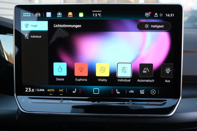 Golf 8 R-Line Mondstein Grau 