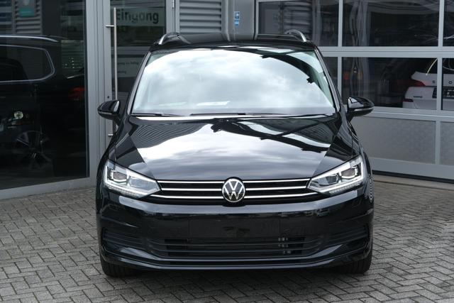 VW Touran 1.5 TSI DSG Grenadilschwarz 