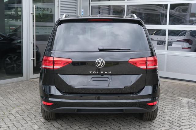 VW Touran 1.5 TSI DSG Grenadilschwarz 